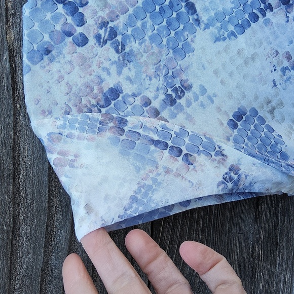 Cynthia Rowley blue white & Grey blouse size small - Picture 6 of 7